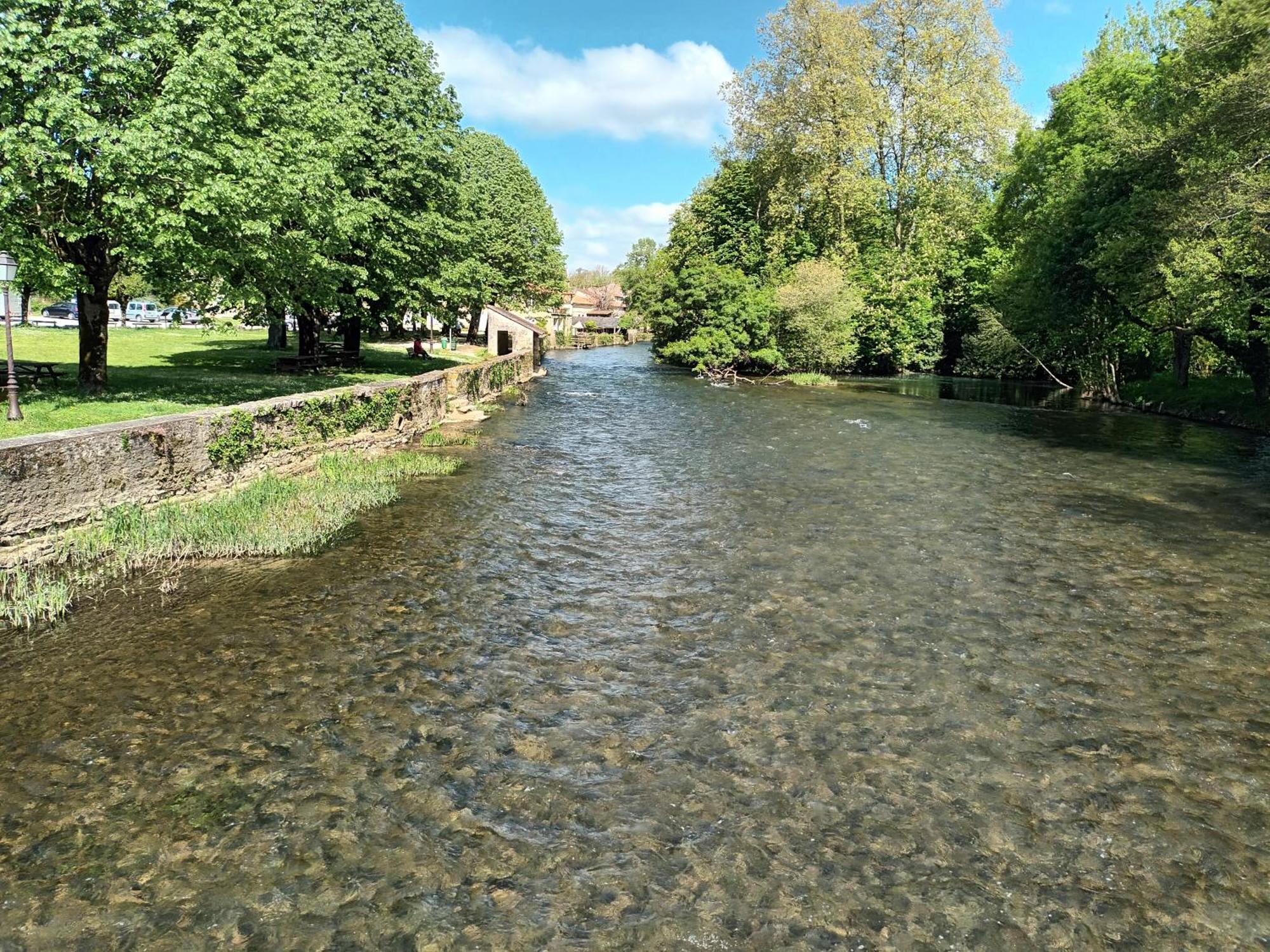דירות Verteuil-sur-Charente Au Bord De La Riviere מראה חיצוני תמונה
